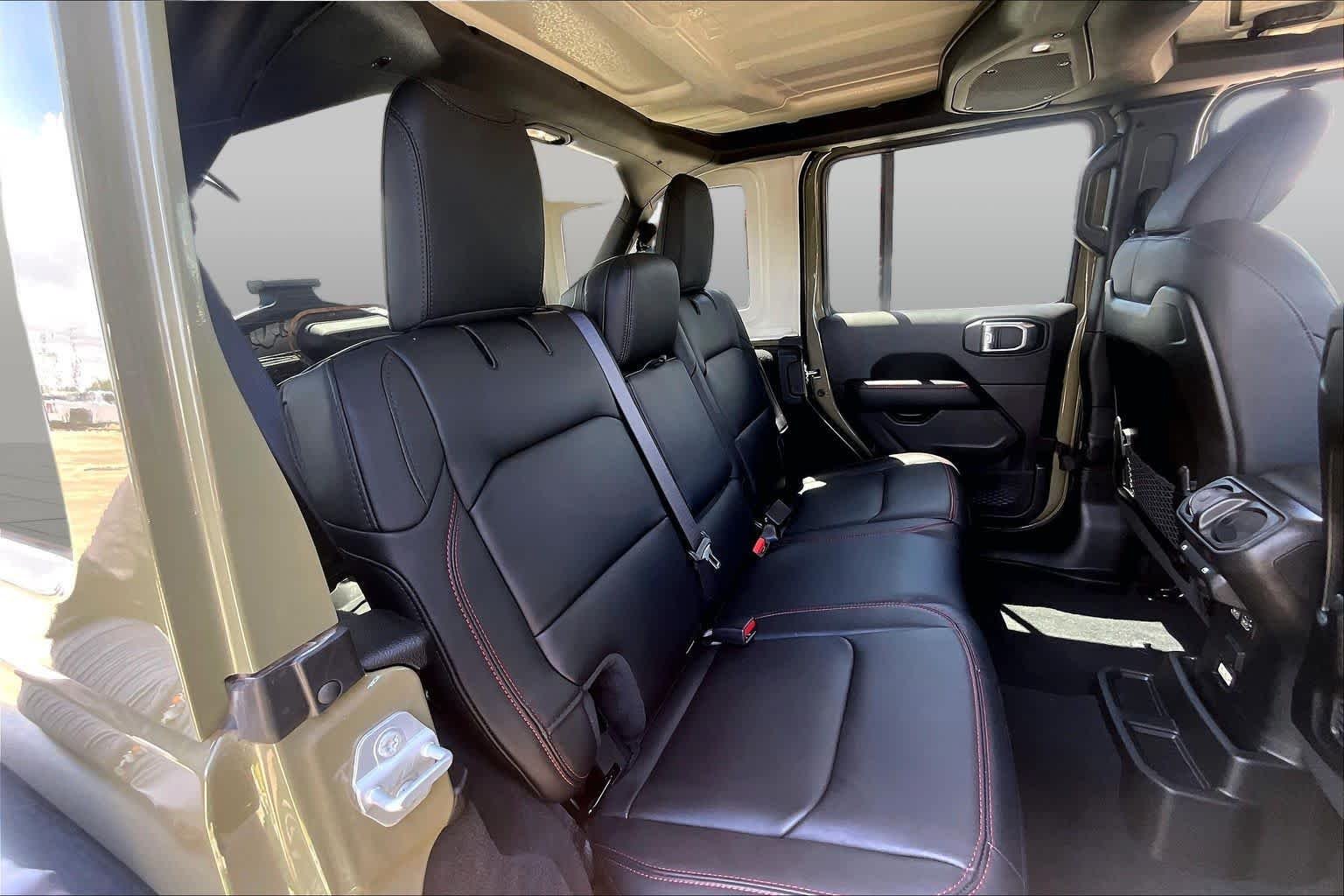 Used 2025 41 Jeep Rubicon image 21