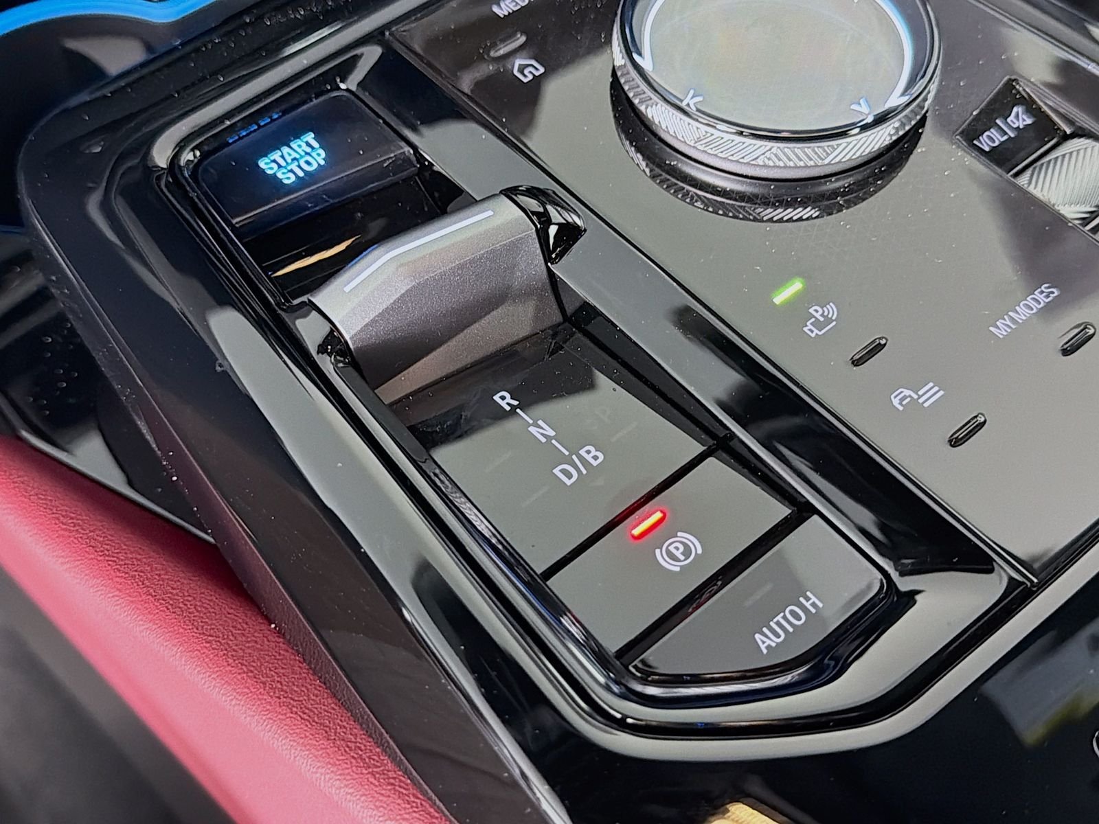 New 2026 Dark Graphite Metallic BMW M60 image 17
