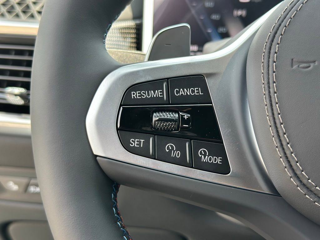 2026 BMW X5 M60i - Photo 32