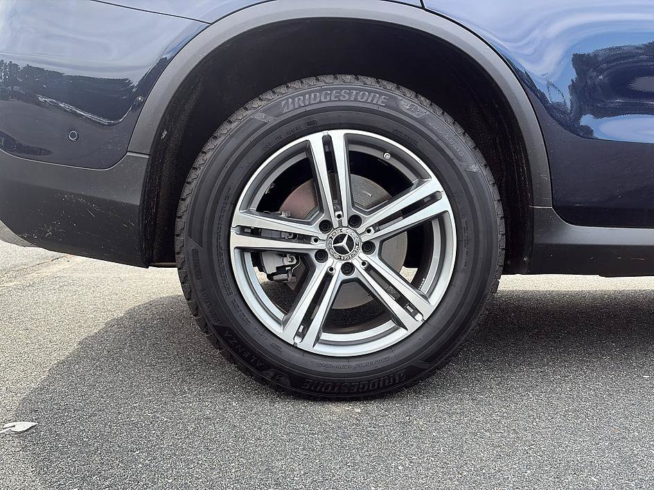 Used 2022 Lunar Blue Metallic Mercedes-Benz GLC 300 image 11