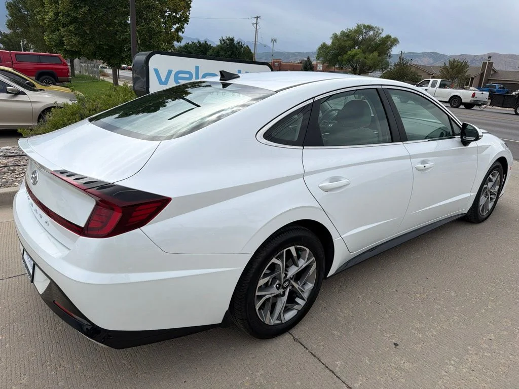 Used 2020 Gray Hyundai SEL image 3
