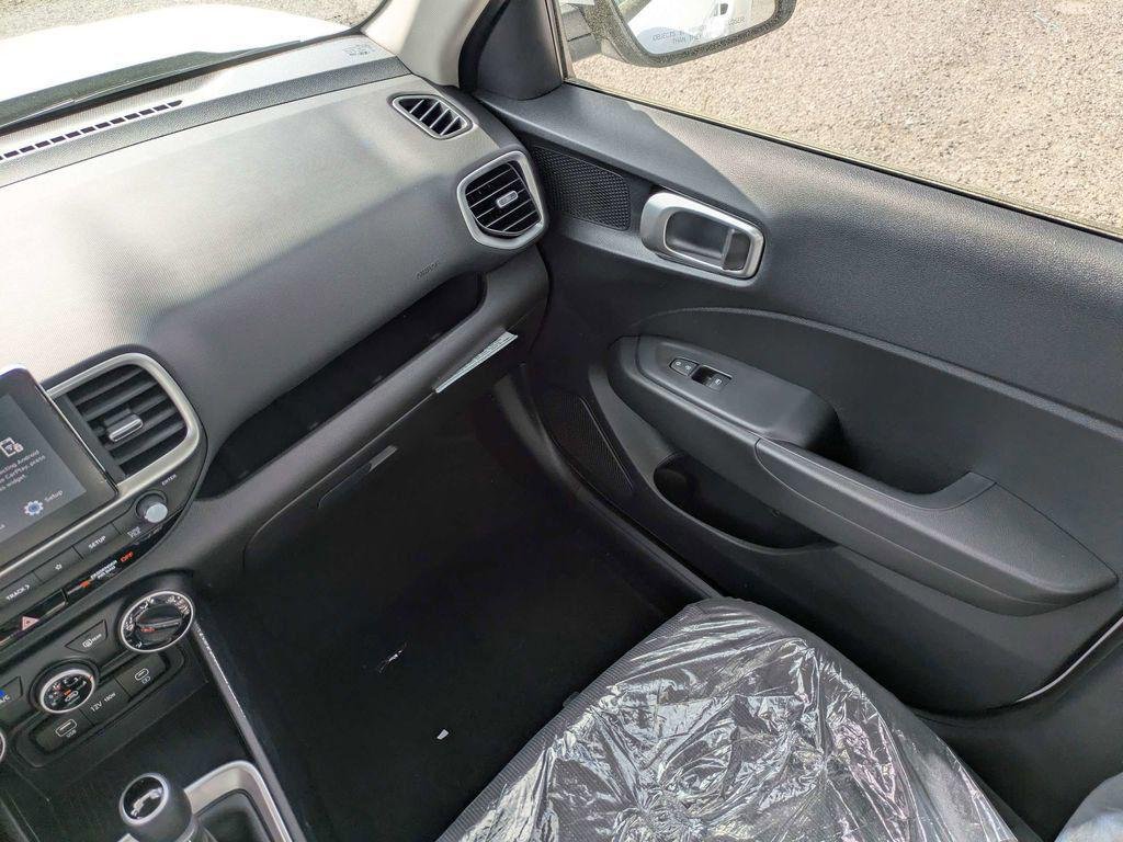 New 2026 White Hyundai SE image 16