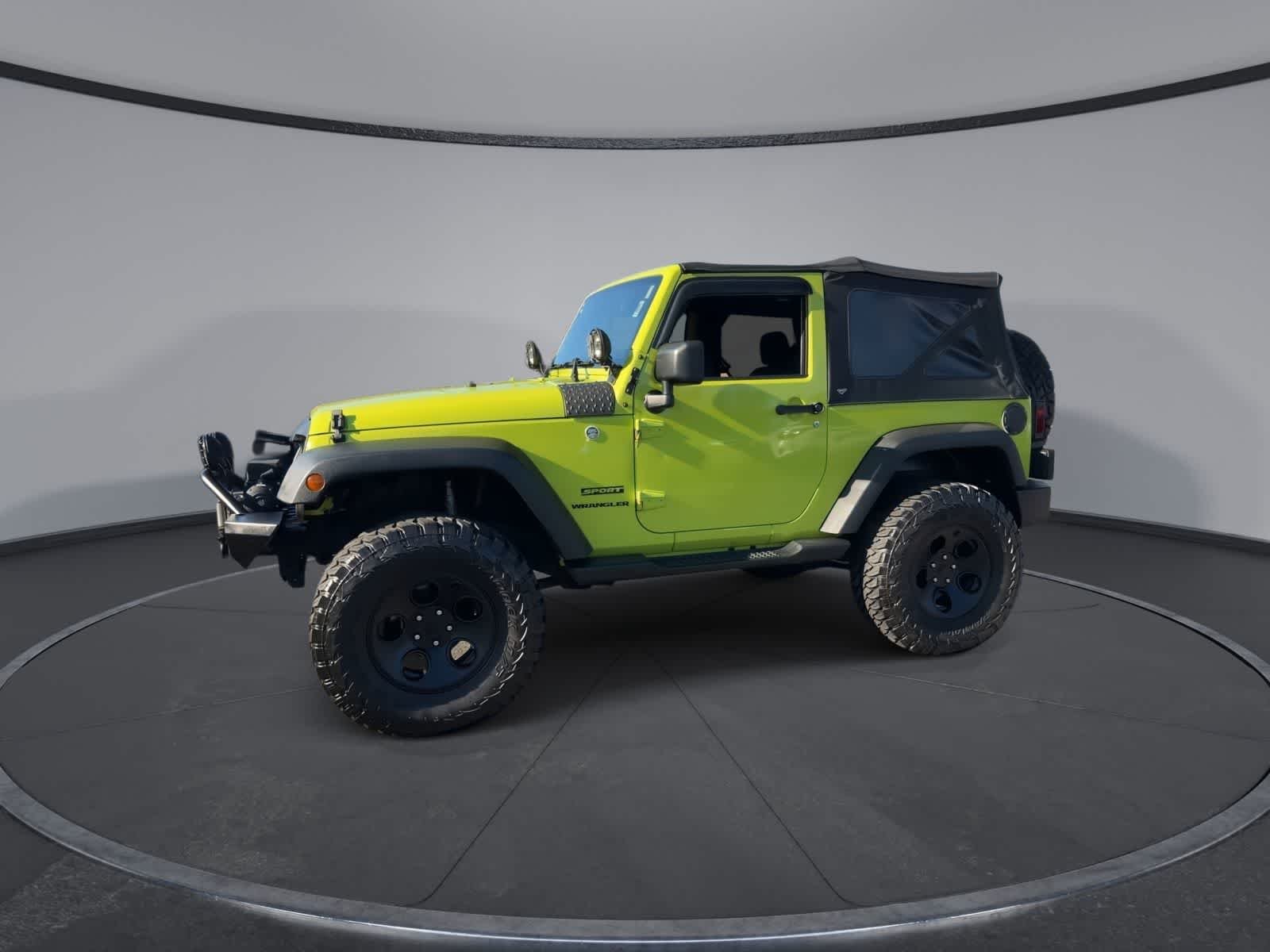 Used 2016 Hypergreen Clearcoat Jeep Sport image 4