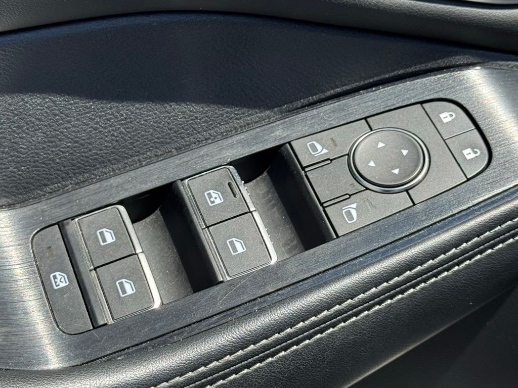 Used 2024 Gold Nissan Platinum image 18