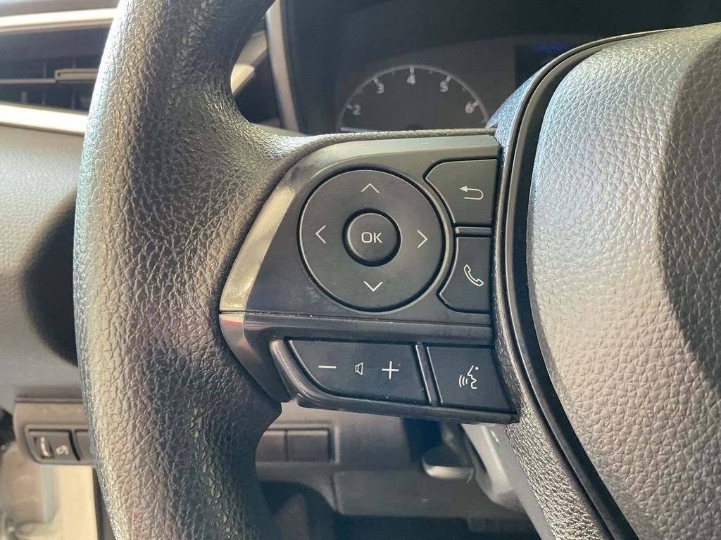 Used 2025 White Toyota LE image 17