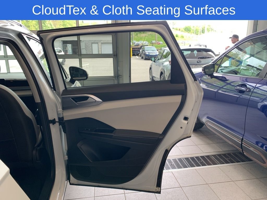 2025 Volkswagen Taos SE - Photo 17