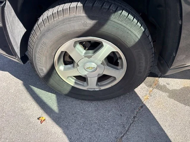 Used 2005 Gray Chevrolet LS image 16