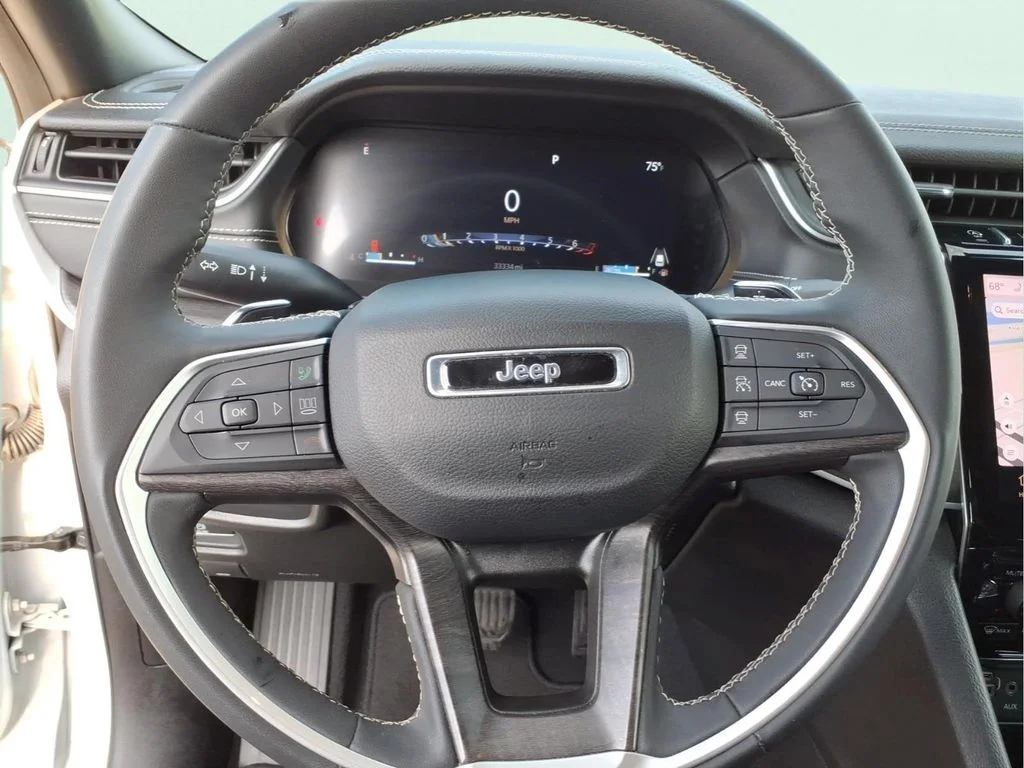Used 2024 White Jeep Limited image 22