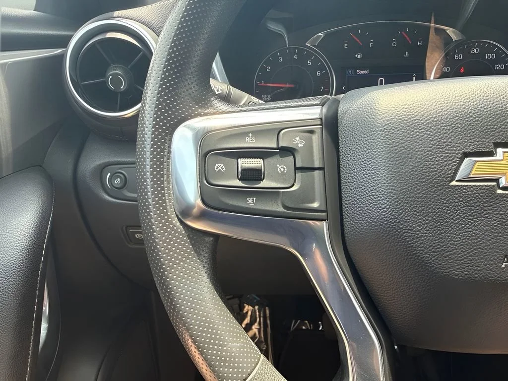 Used 2022 Silver Ice Metallic Chevrolet 2LT image 26