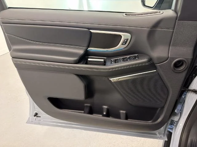 New 2027 Glacier Gray Metallic Tri-Coat Ford MAX Platinum image 37