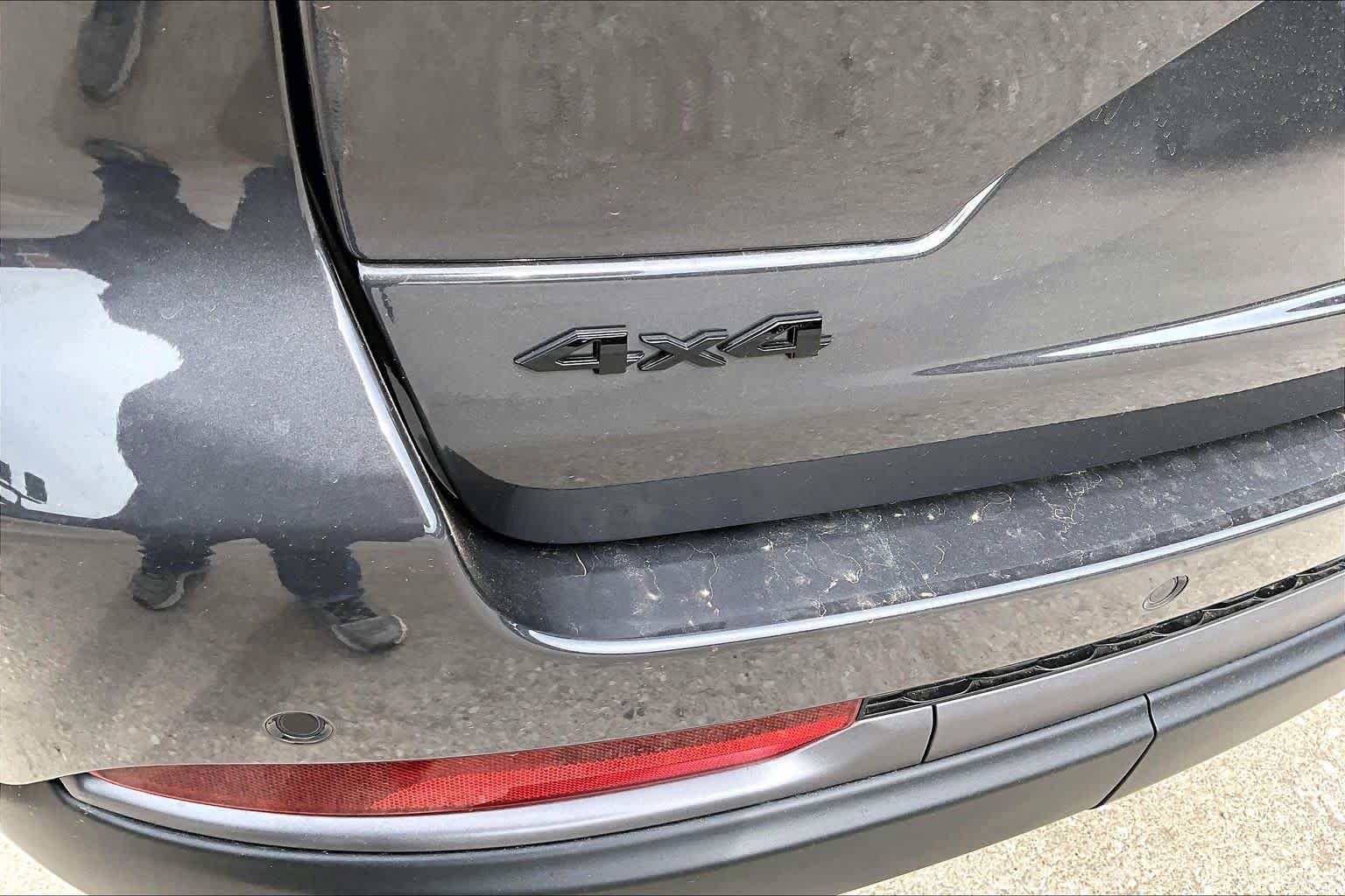 New 2026 Baltic Gray Metallic Clear-Coat Exterior Paint Jeep Laredo Altitude image 16
