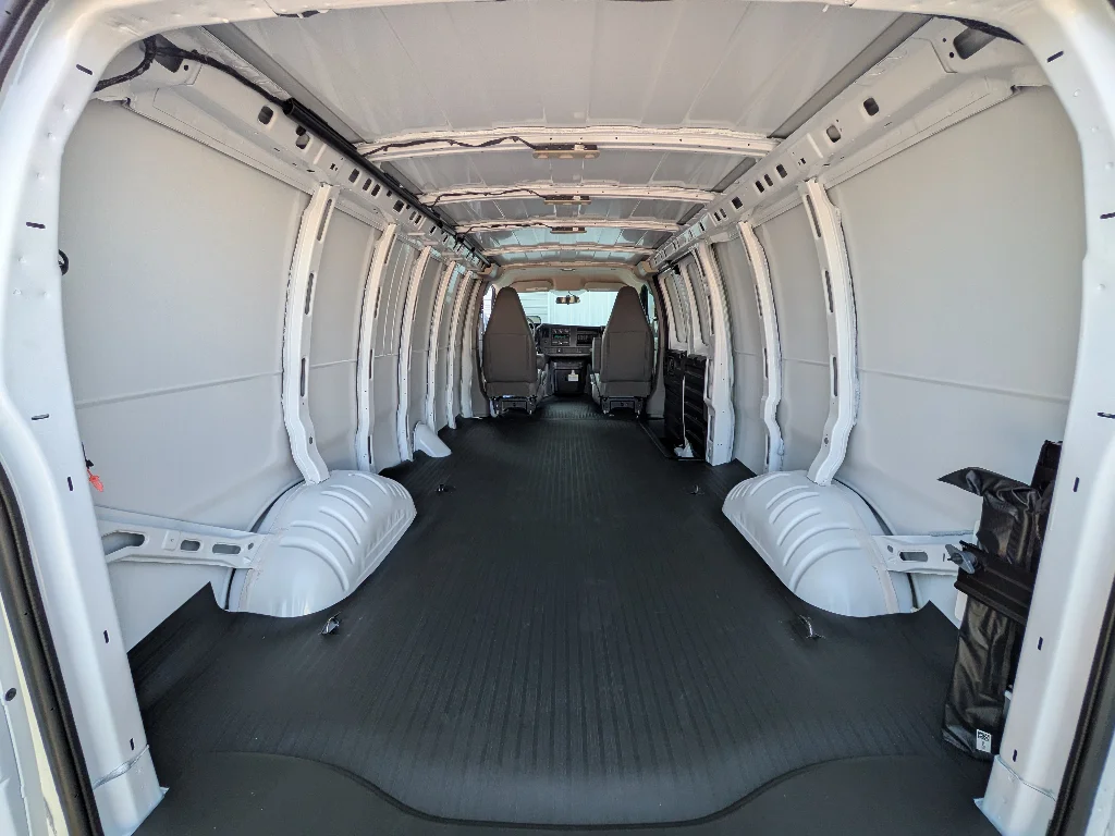 New 2026 Summit White Chevrolet Work Van image 18