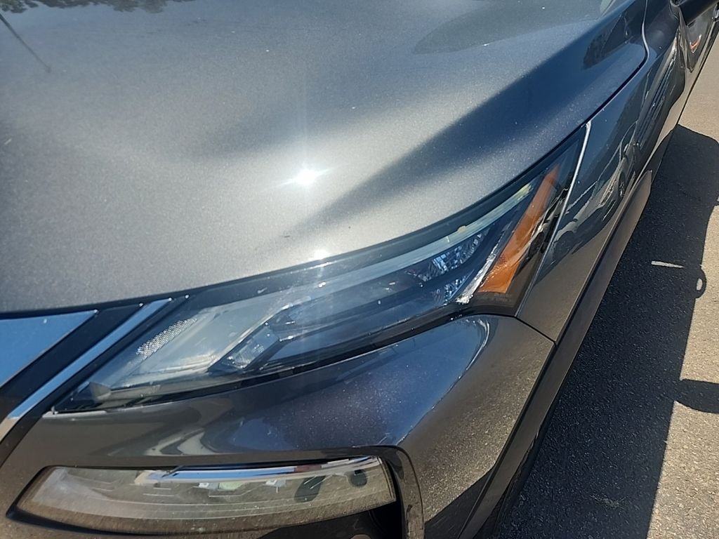 Used 2021 Gray Nissan SV image 5