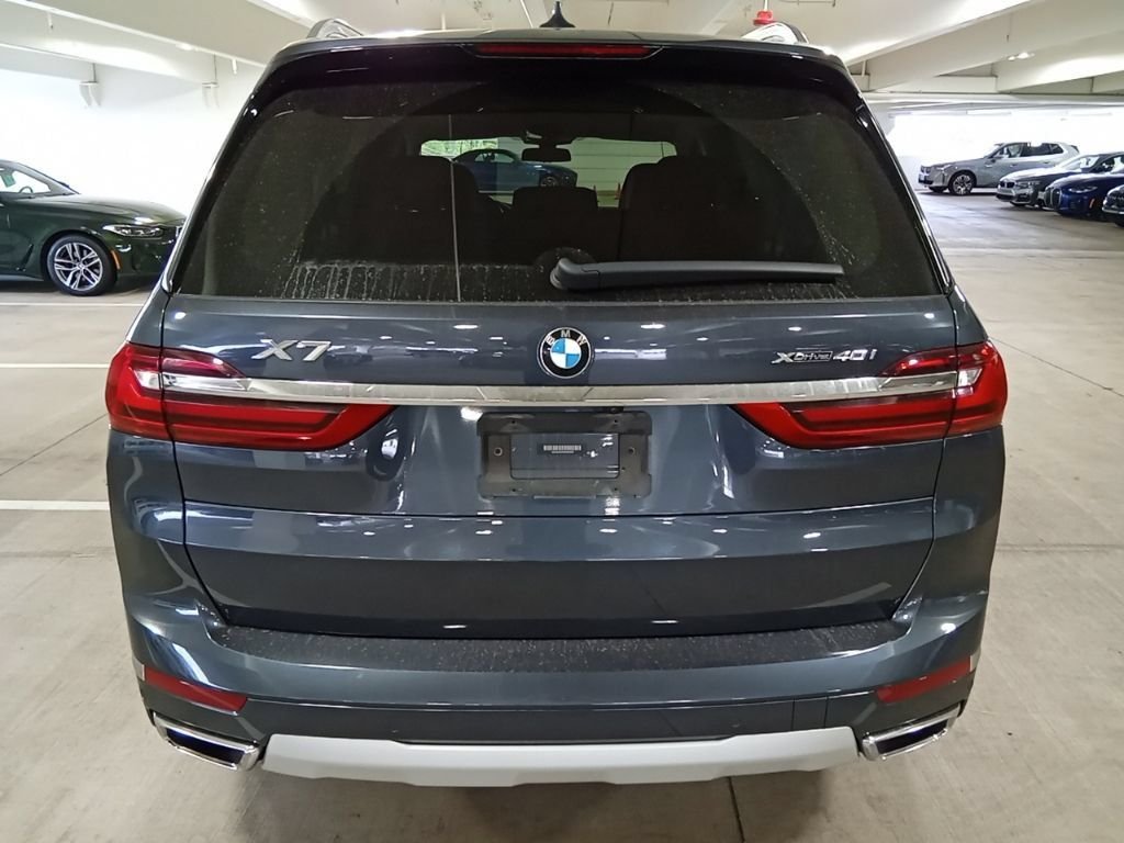 Used 2021 Arctic Gray Metallic BMW xDrive40i image 6