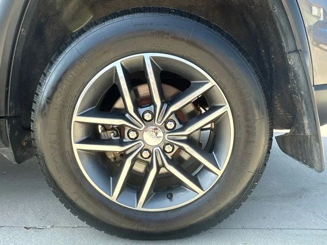 Used 2017 Gray Jeep Limited image 9