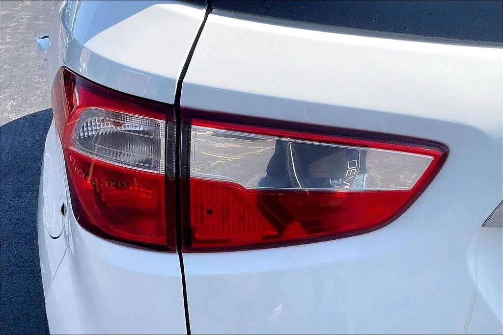 Used 2020 Diamond White Ford Titanium image 29