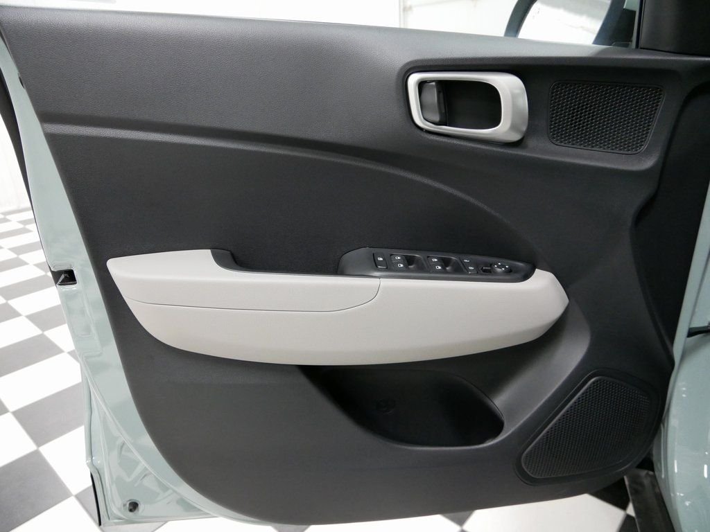 Certified Used 2025 Green Hyundai SEL image 7
