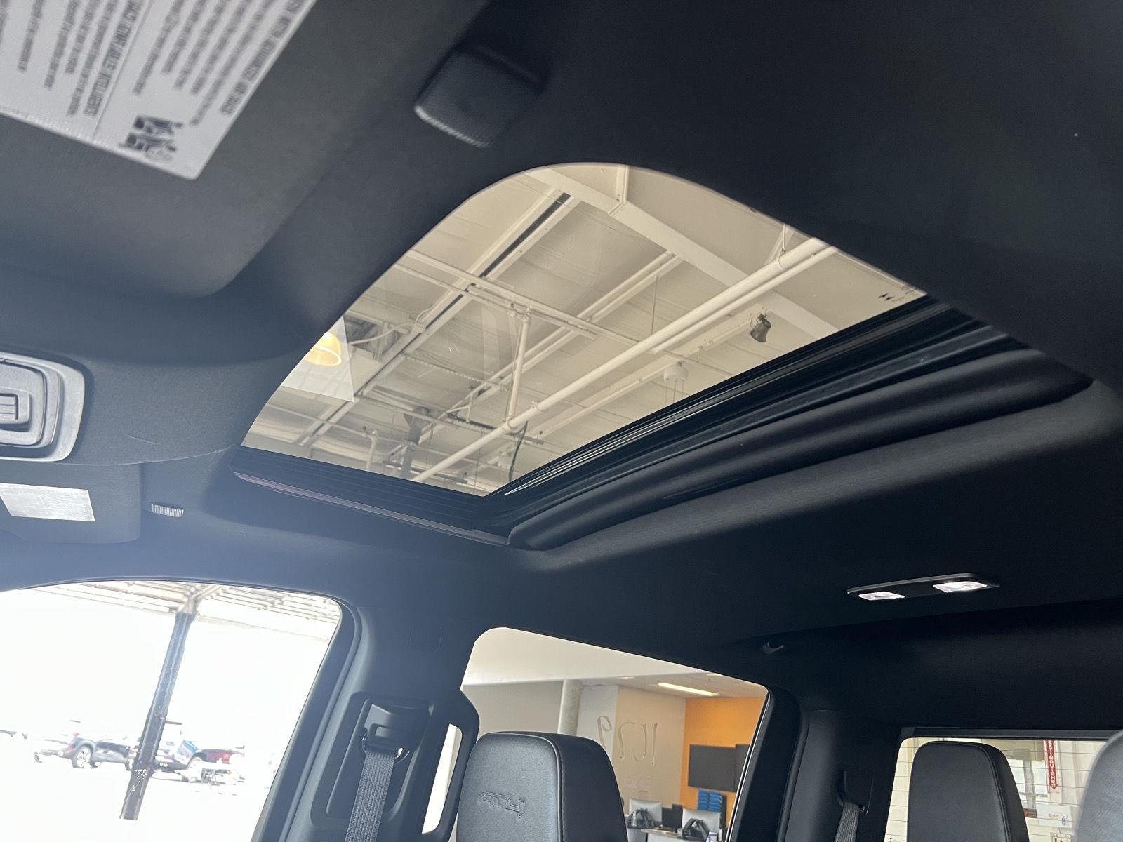 Used 2025 Onyx Black GMC AT4 image 18
