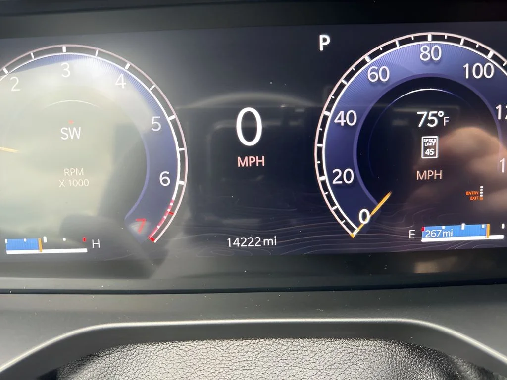 Used 2024 Gray Jeep Summit image 27