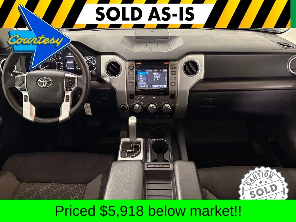 Used 2018 Blue Toyota SR5 image 31