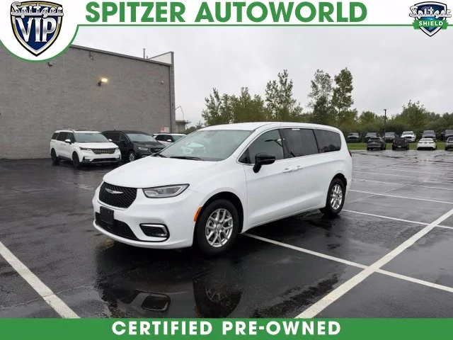 2025 Chrysler Pacifica Select