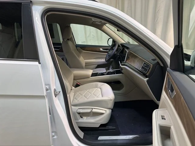 2026 Volkswagen Atlas SE w/Tech - Photo 38