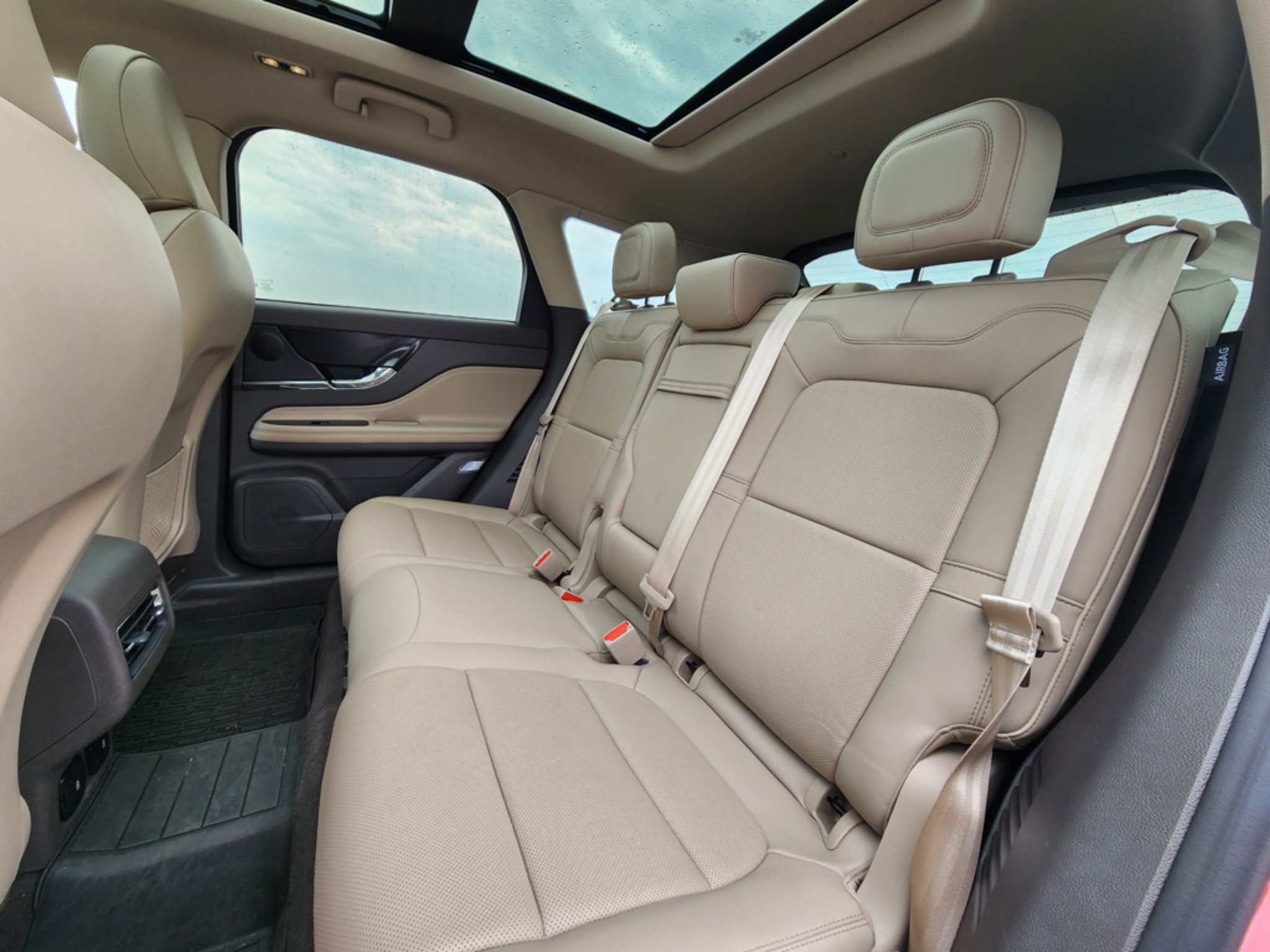 Used 2024 Red Carpet Metallic Tinted Clearcoat Lincoln Reserve image 8