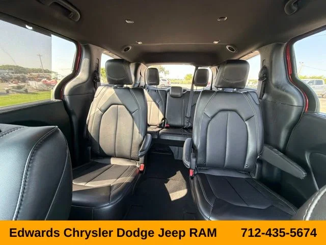 Used 2025 Red Chrysler Select image 20