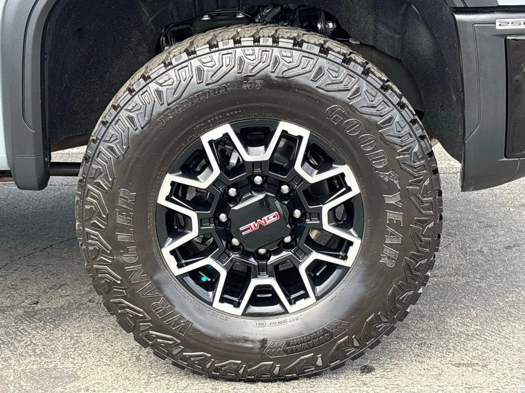 2025 GMC Sierra 2500HD AT4X - Photo 37