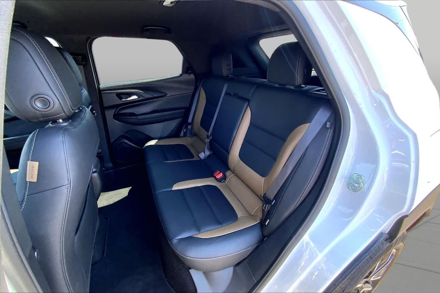 Used 2021 Summit White Chevrolet ACTIV image 21