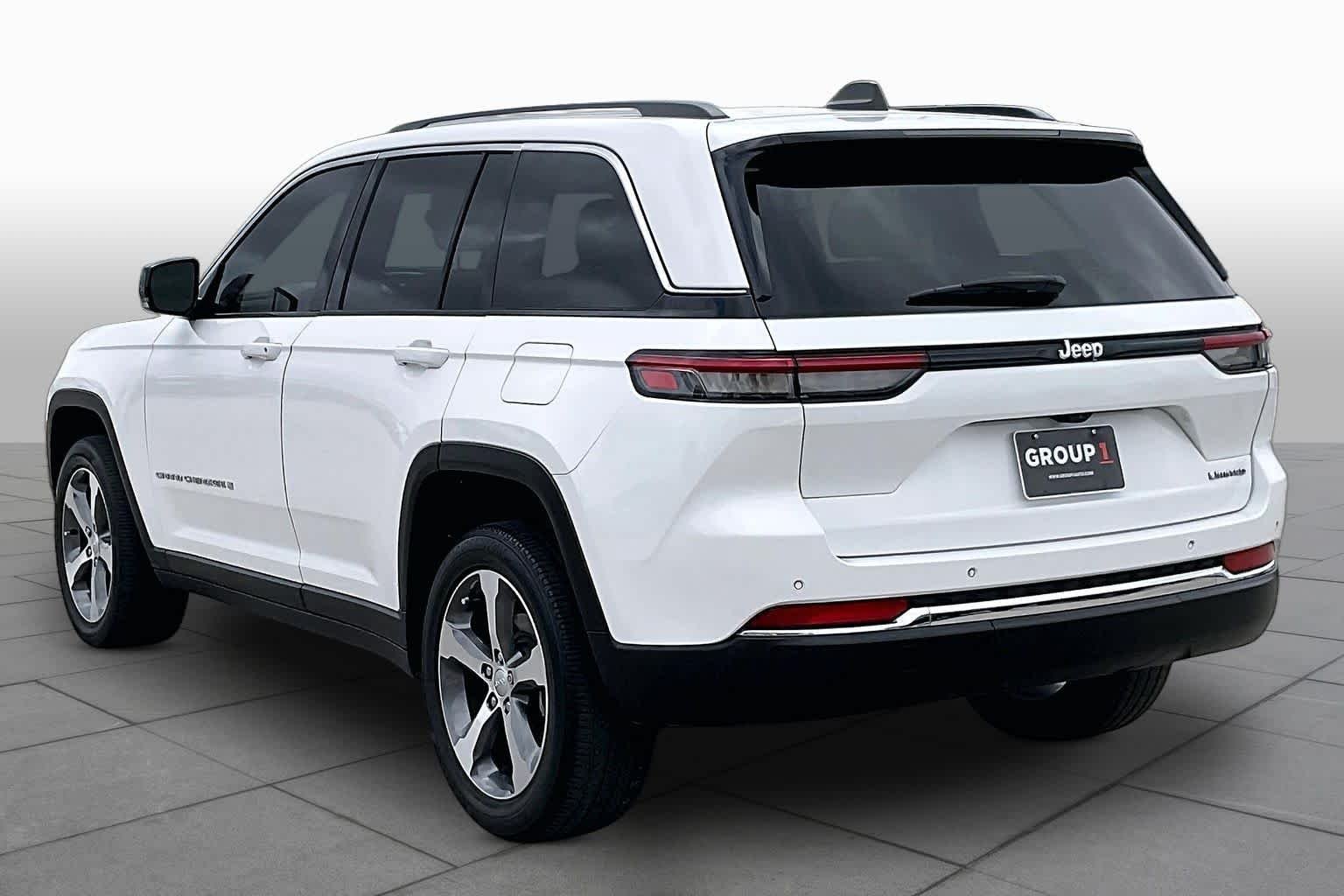 Used 2023 Bright White Clearcoat Jeep Limited image 12