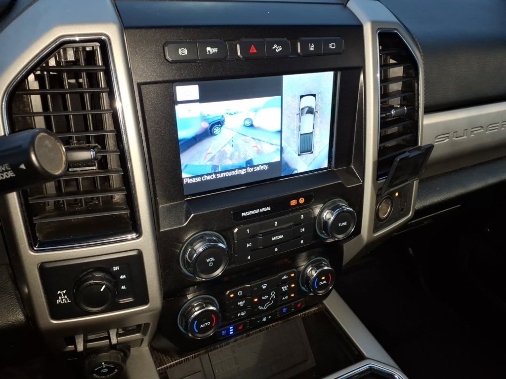 Used 2021 White Metallic Ford Lariat image 8