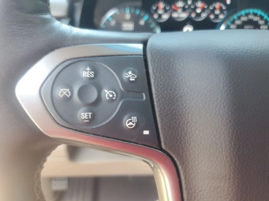 Used 2018 Red Chevrolet Premier image 24
