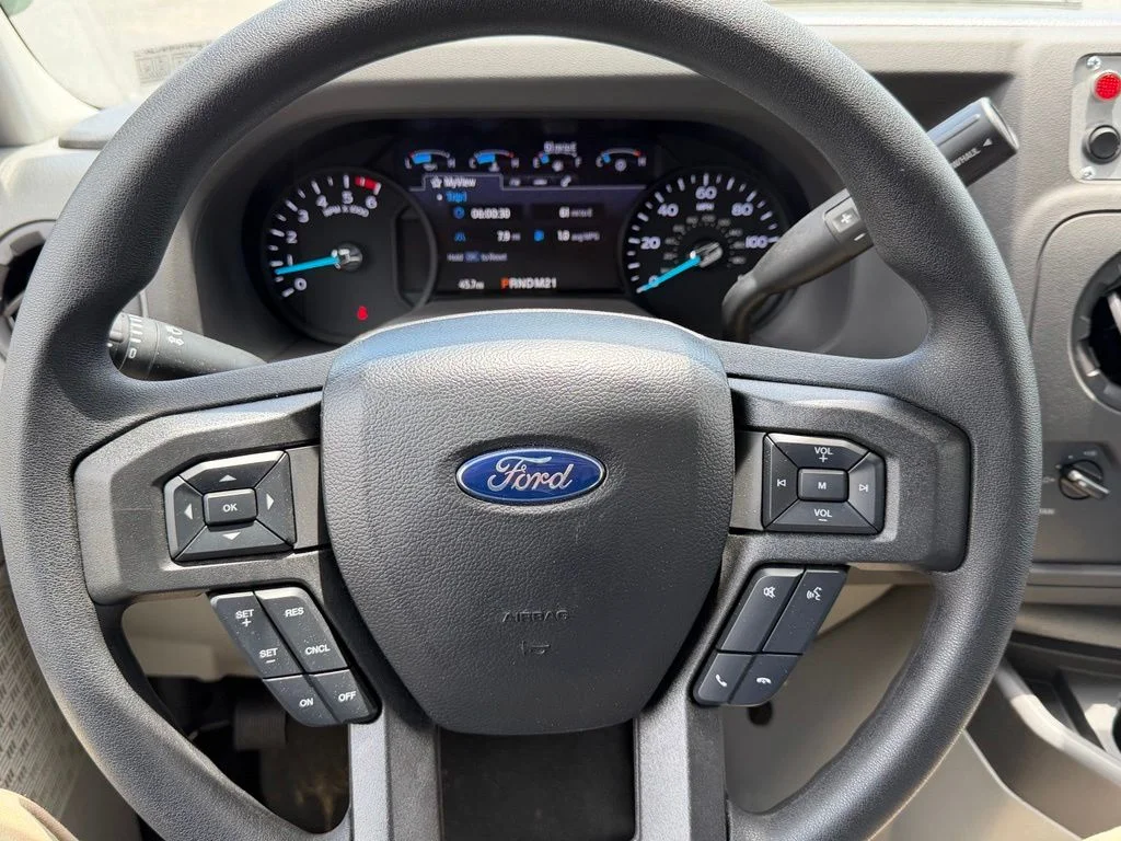 New 2026 Oxford White Ford E-350 SRW image 33