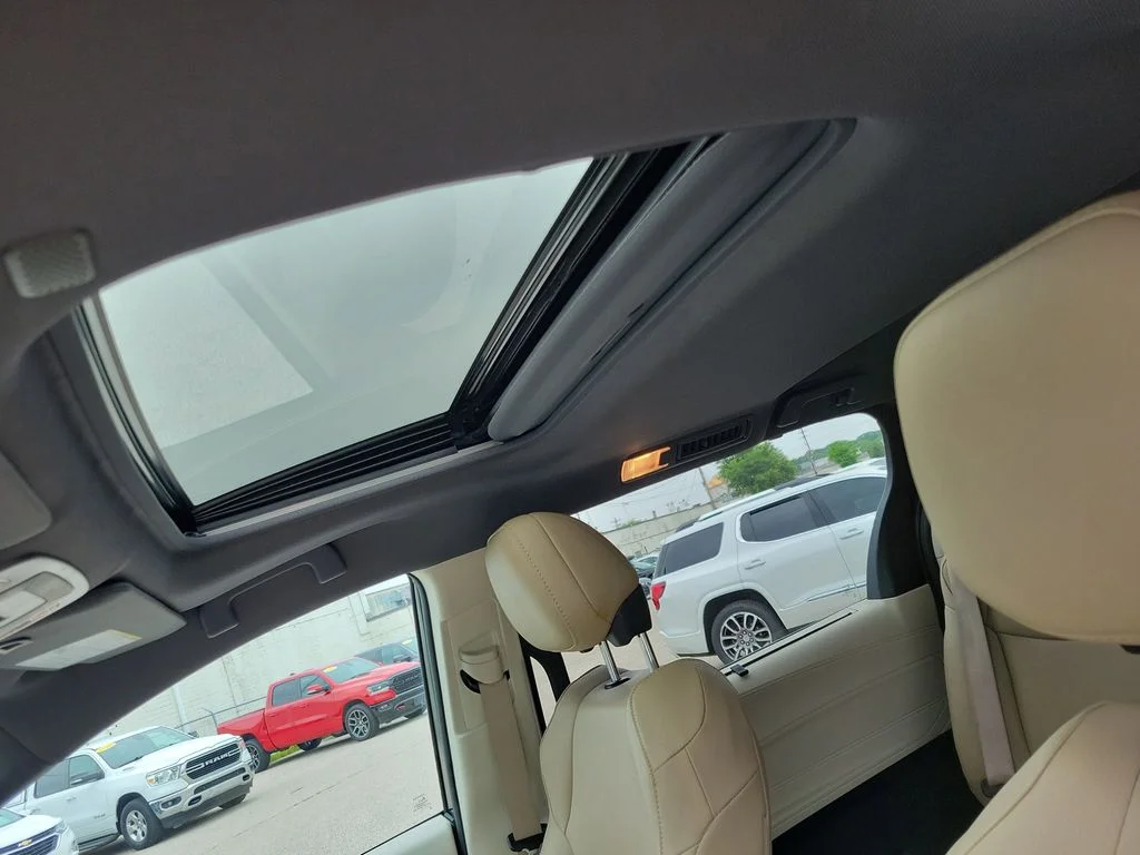 Used 2023  Toyota XLE image 34