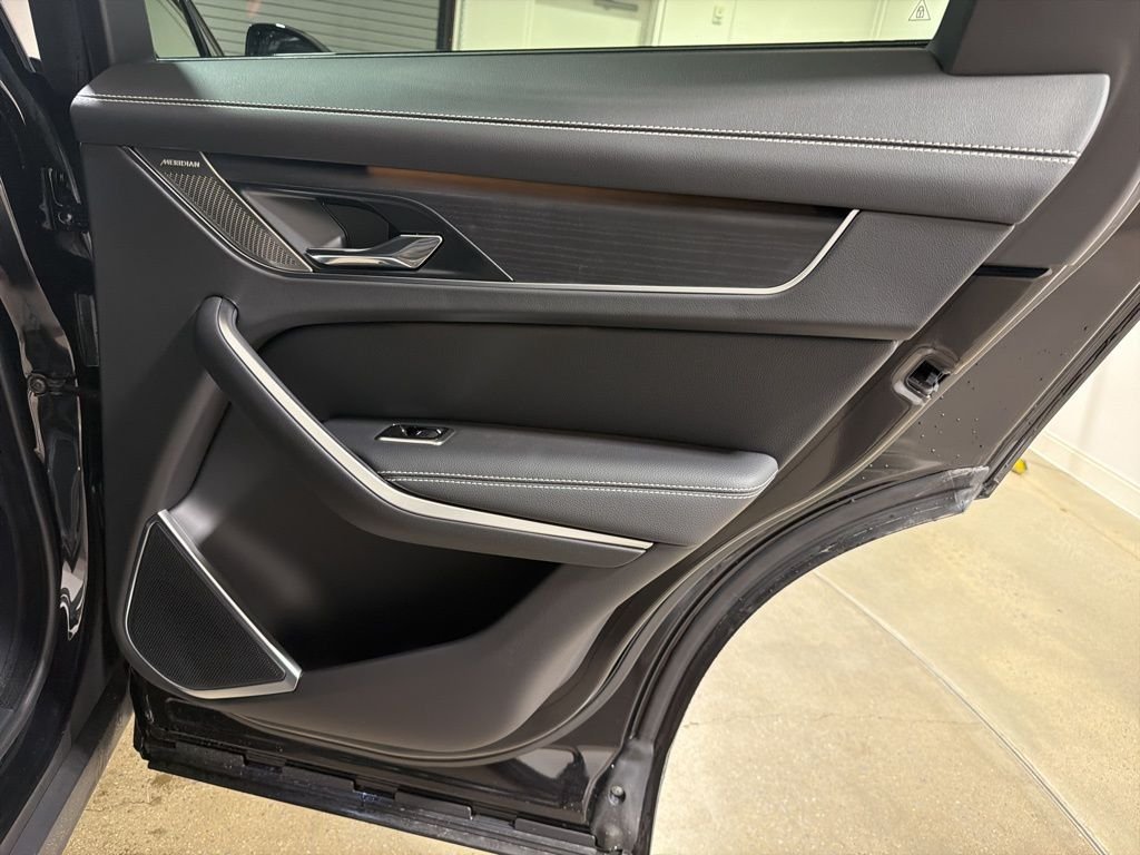 2026 Jaguar F-Pace R-Dynamic S - Photo 25
