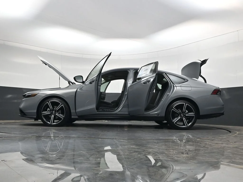 New 2026 Urban Gray Pearl Honda SE image 40