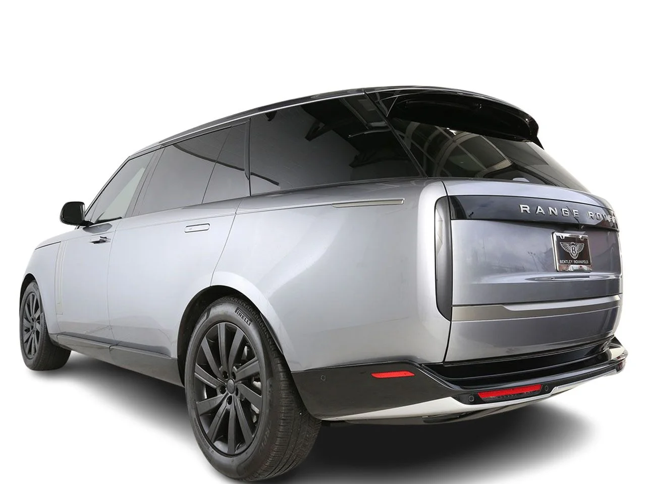 Used 2025 Gray Land Rover SE LWB image 3