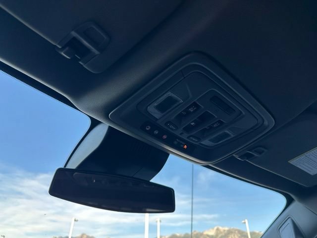 Used 2024 Summit White Chevrolet RST image 27