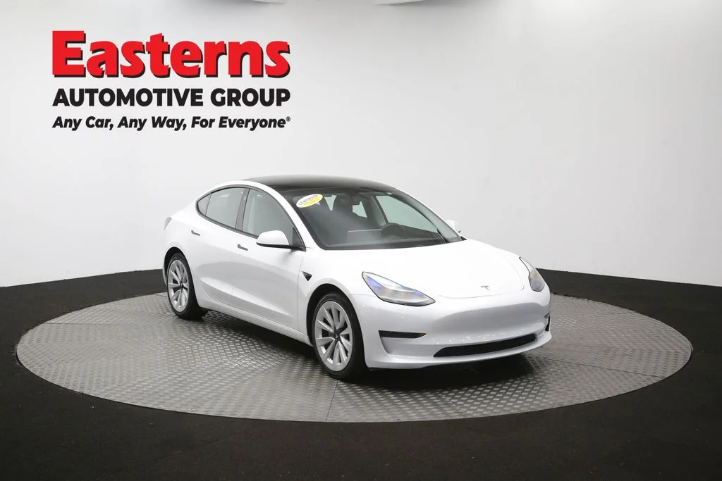 Used 2021 White Tesla Standard Range Plus image 44