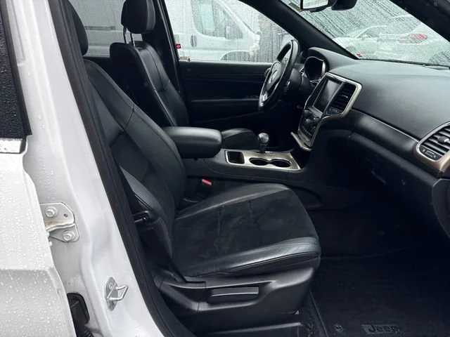 Used 2015 Bright White Clearcoat Jeep Altitude image 9