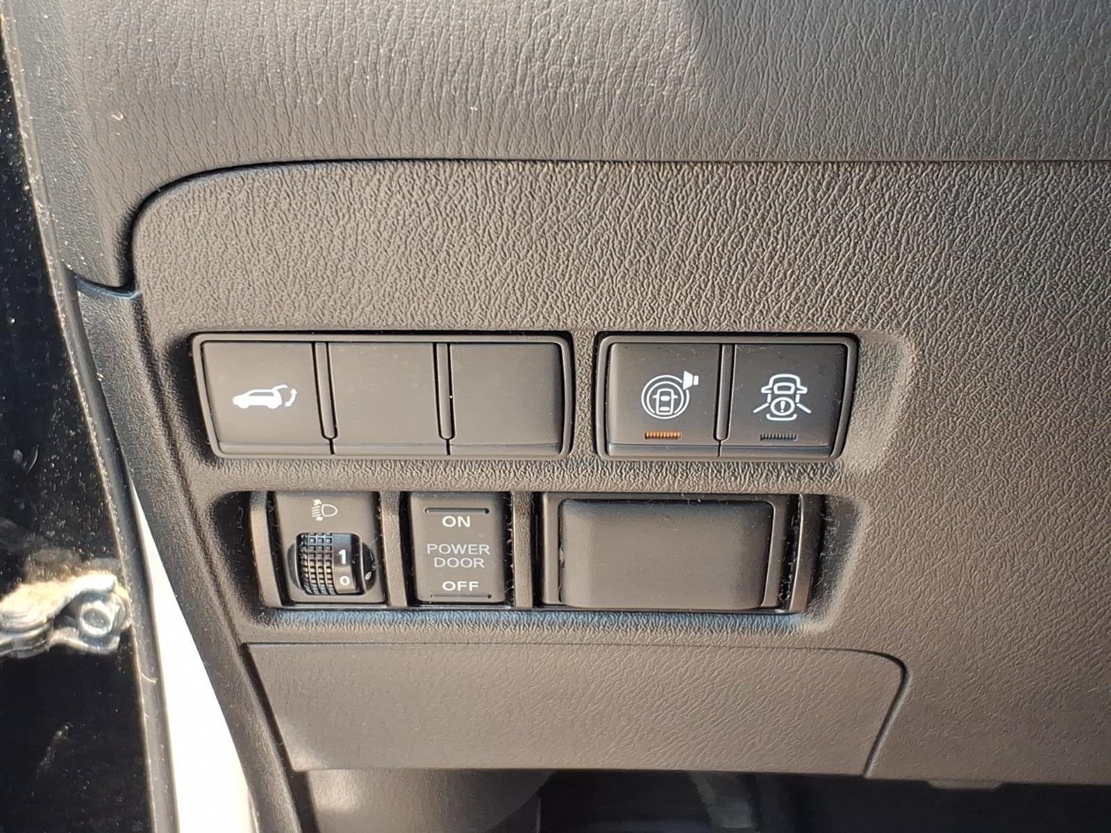Used 2019 Super Black Nissan SL image 14