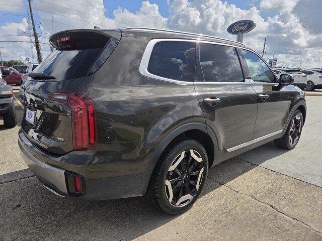 Used 2025 Dark Moss Kia S image 5