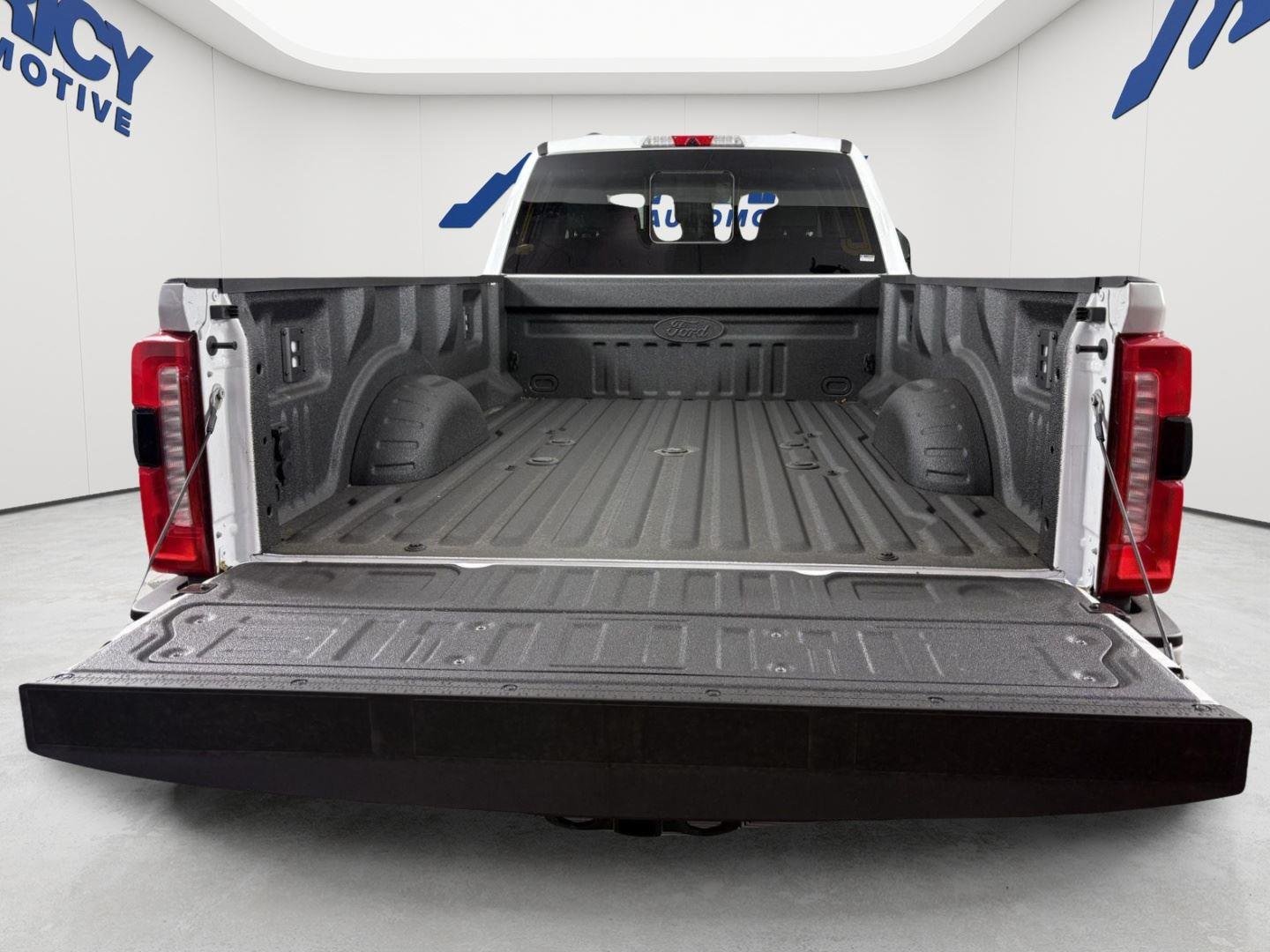 New 2026 Oxford White Ford XL image 5