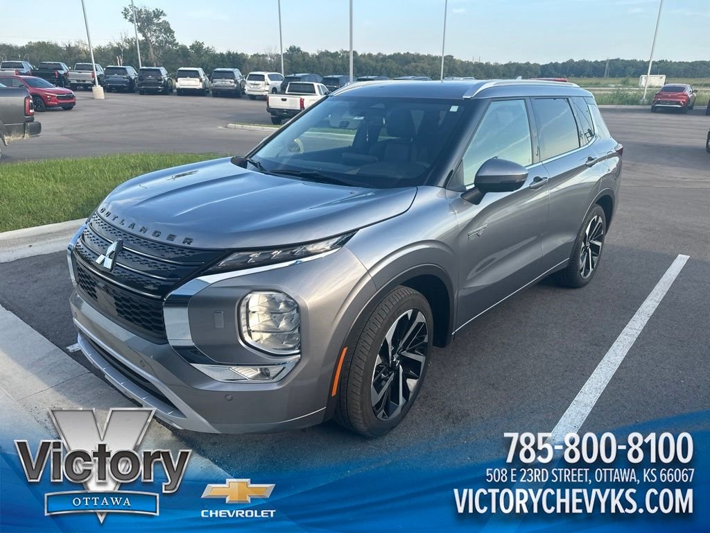 Used 2023 Silver Mitsubishi SEL image 1