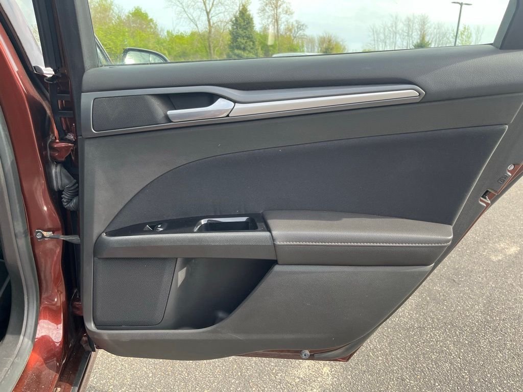 2015 Ford Fusion SE - Photo 25