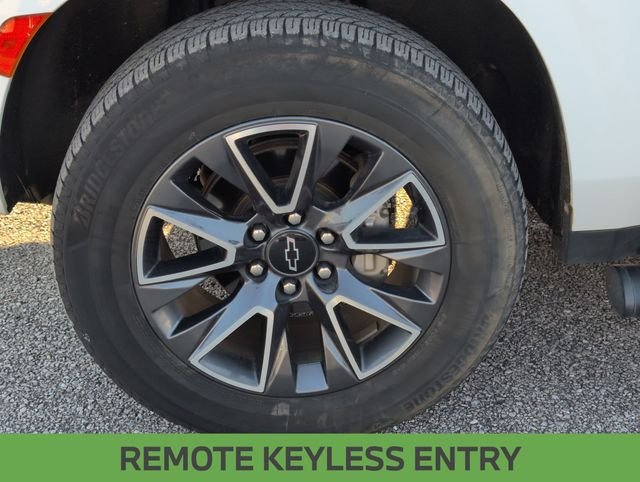 Used 2021 White Chevrolet Z71 image 12