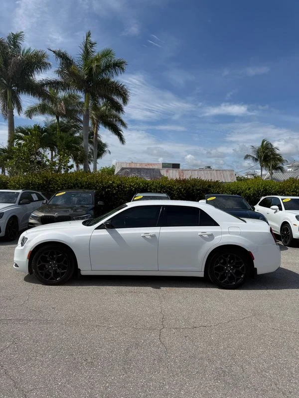 Used 2019  Chrysler Touring image 32