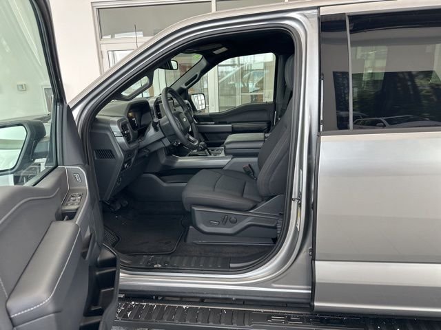 New 2026 Iconic Silver Metallic Ford XLT image 18