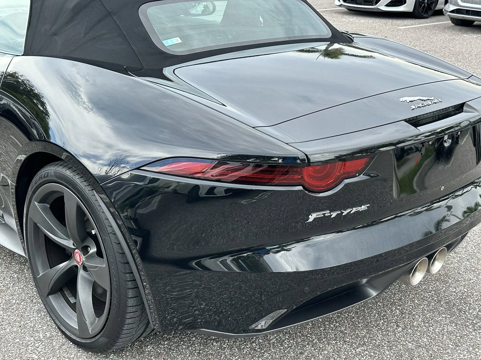 Used 2018 Black Jaguar 400 Sport image 8
